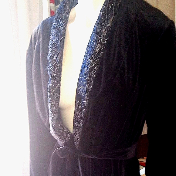 Oscar De La Rente Vintage Pink Label Black Velvet Robe Large - Picture 1 of 3